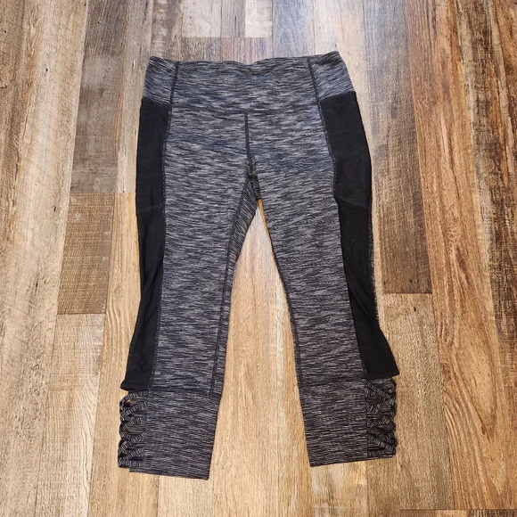 Athleta Mind Over Mat Capri Leggings - Picture 2 of 5